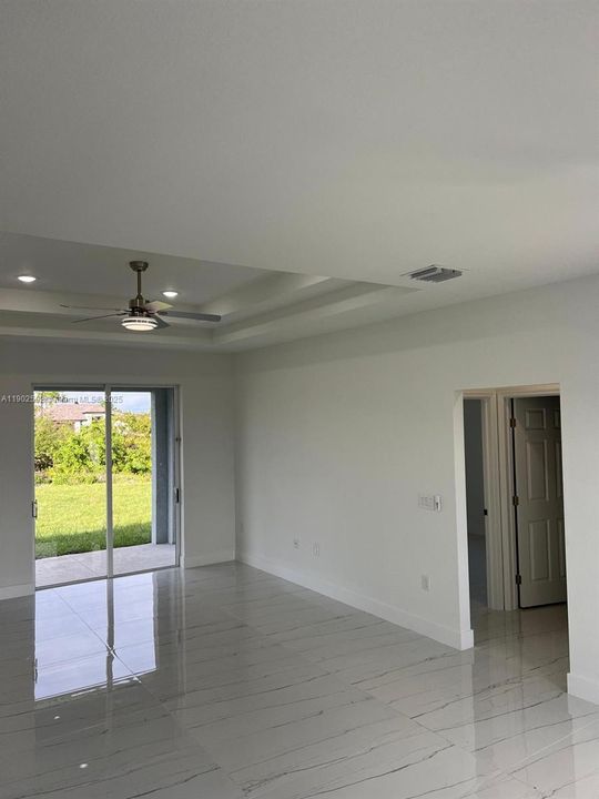 Activo con contrato: $339,900 (3 camas, 2 baños, 0 Pies cuadrados)