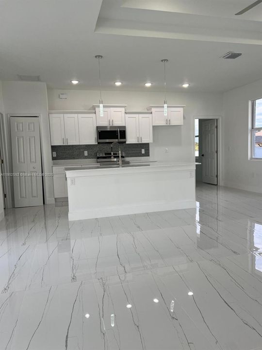 Activo con contrato: $339,900 (3 camas, 2 baños, 0 Pies cuadrados)