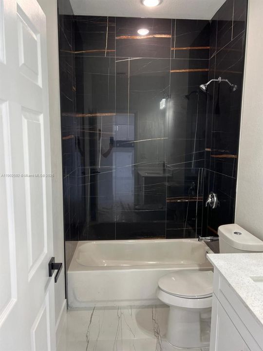 Activo con contrato: $339,900 (3 camas, 2 baños, 0 Pies cuadrados)