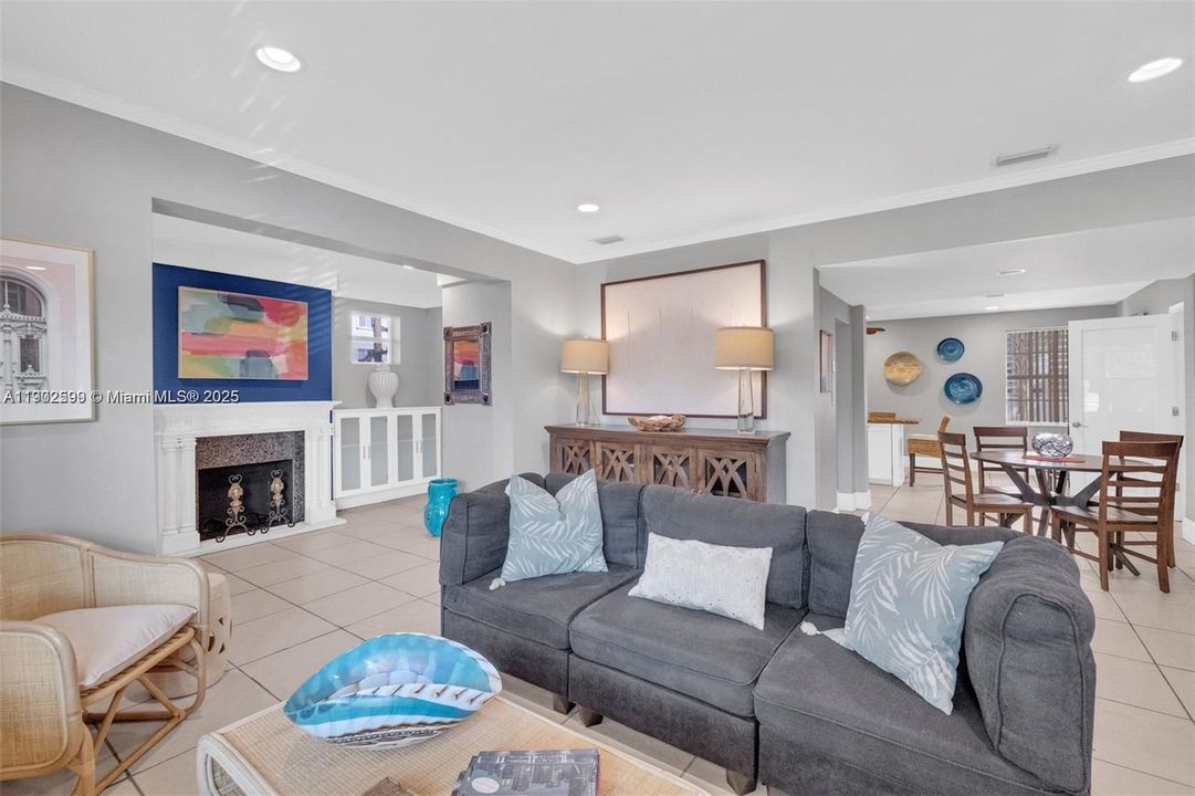 For Rent: $3,500 (3 beds, 2 baths, 1200 Square Feet)