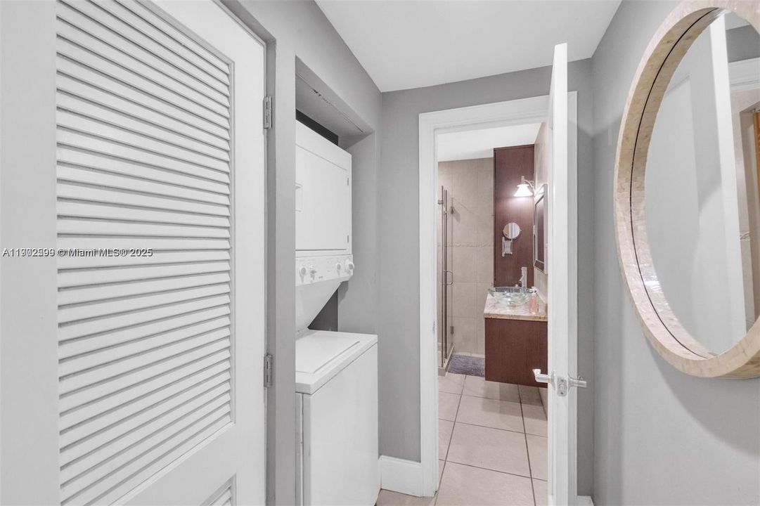 For Rent: $3,500 (3 beds, 2 baths, 1200 Square Feet)