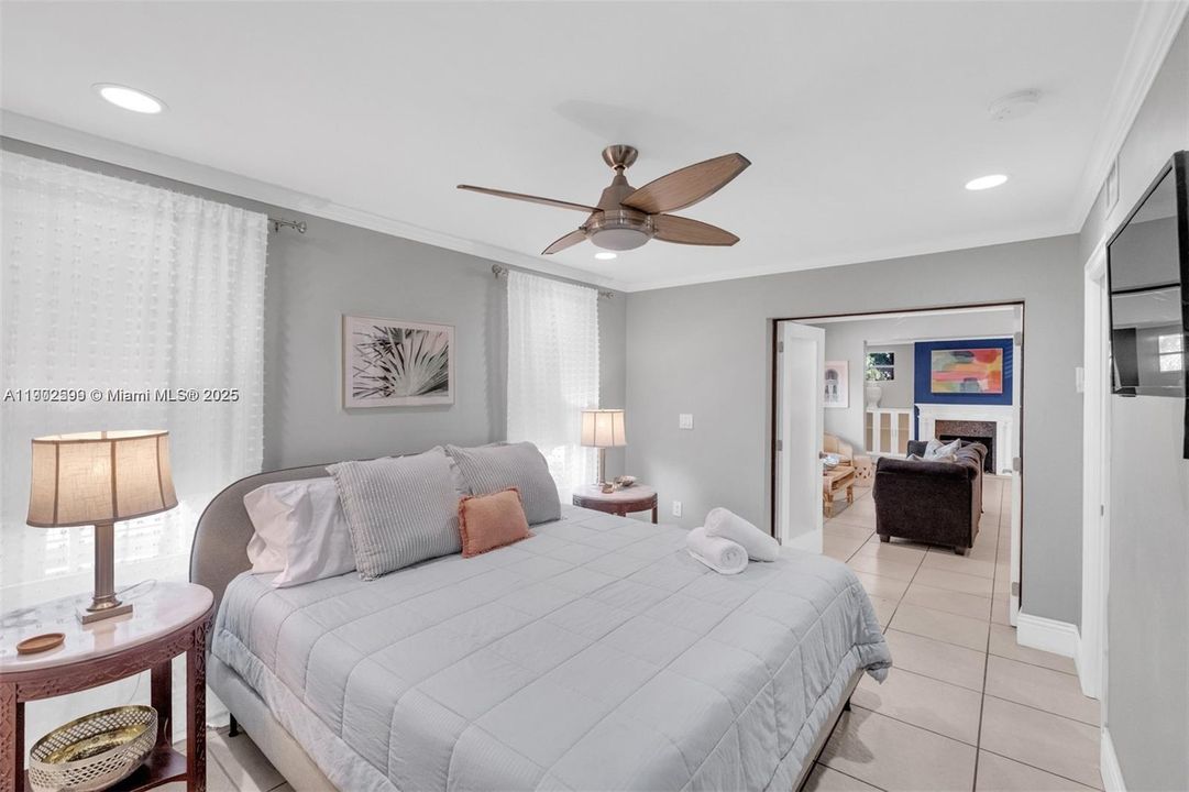 For Rent: $3,500 (3 beds, 2 baths, 1200 Square Feet)