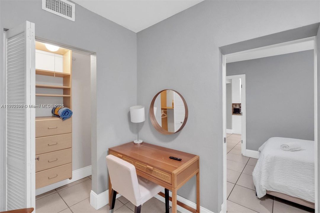 For Rent: $3,500 (3 beds, 2 baths, 1200 Square Feet)