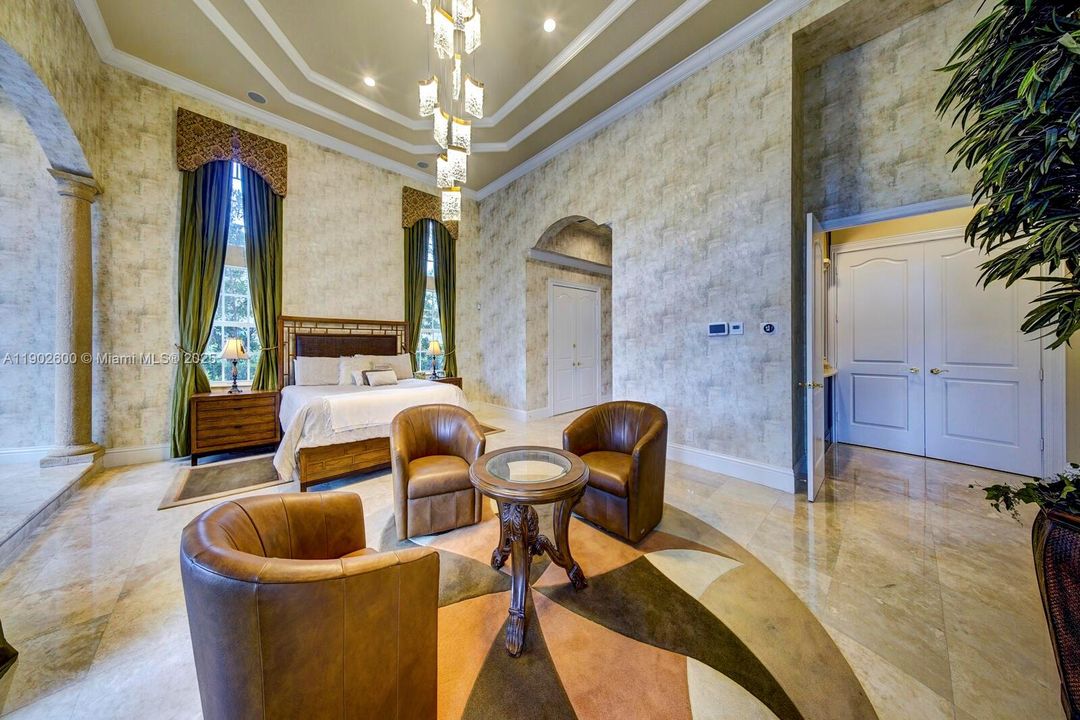 For Sale: $5,500,000 (7 beds, 6 baths, 7657 Square Feet)