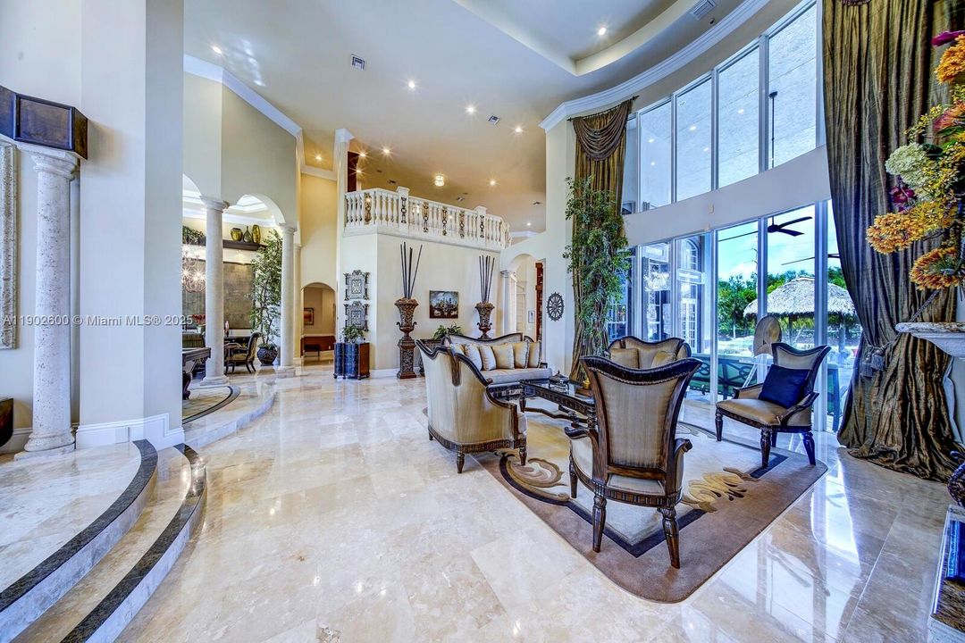 For Sale: $5,500,000 (7 beds, 6 baths, 7657 Square Feet)