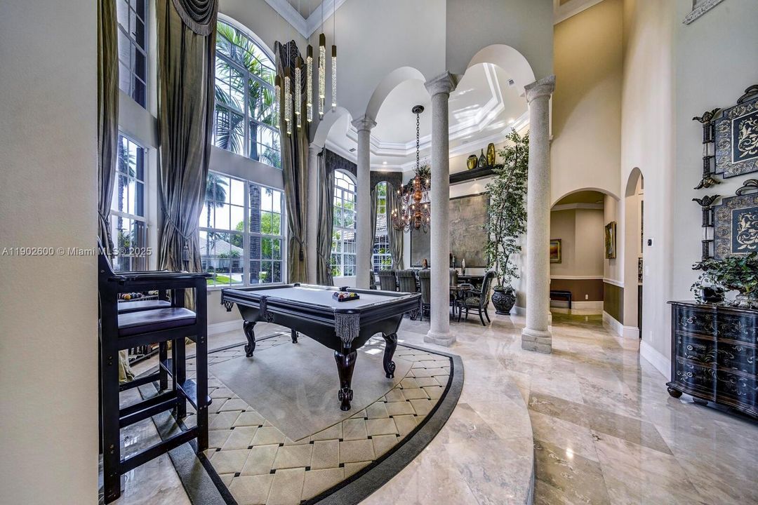 For Sale: $5,500,000 (7 beds, 6 baths, 7657 Square Feet)