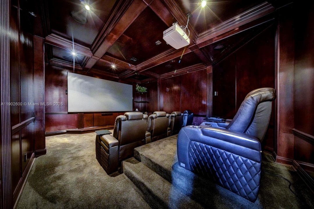 For Sale: $5,500,000 (7 beds, 6 baths, 7657 Square Feet)