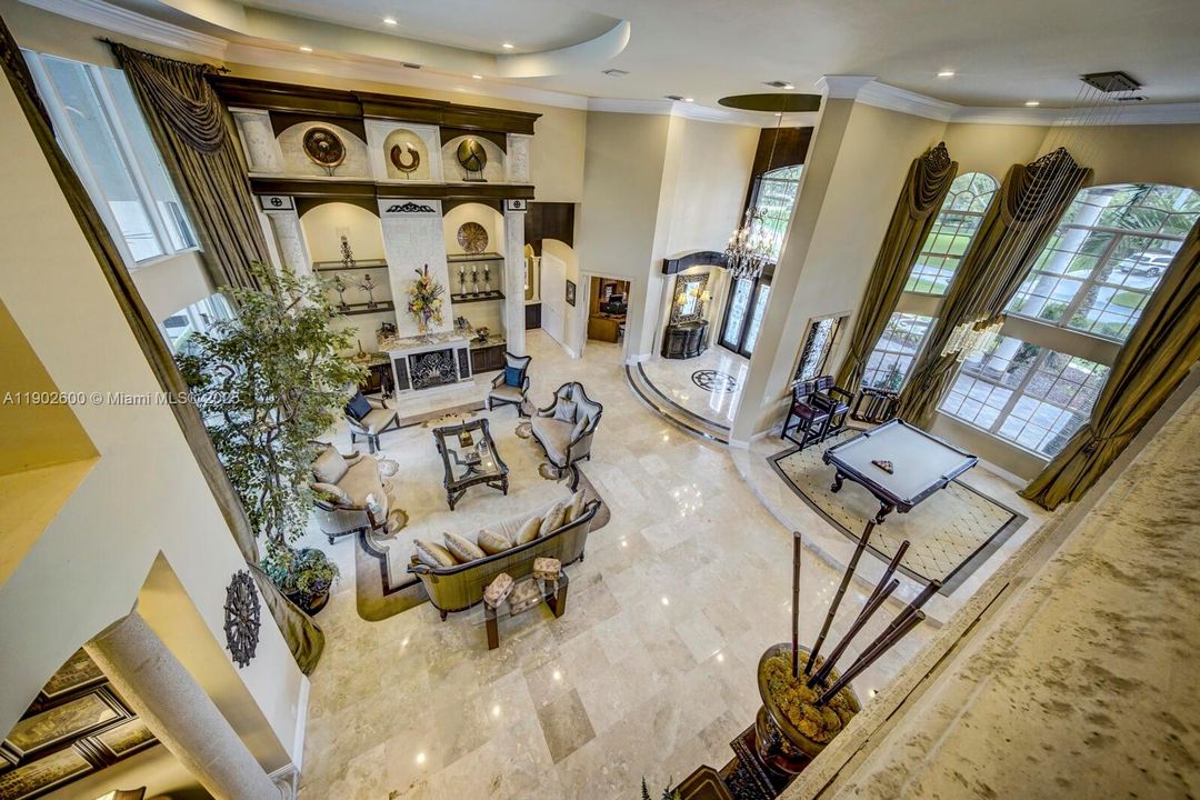 For Sale: $5,500,000 (7 beds, 6 baths, 7657 Square Feet)