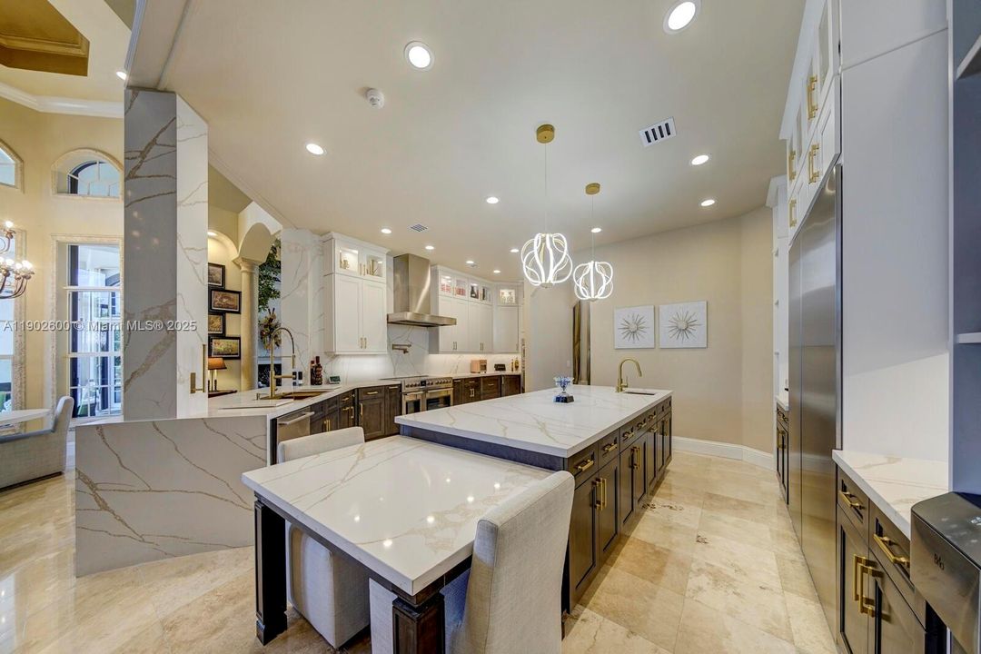 For Sale: $5,500,000 (7 beds, 6 baths, 7657 Square Feet)