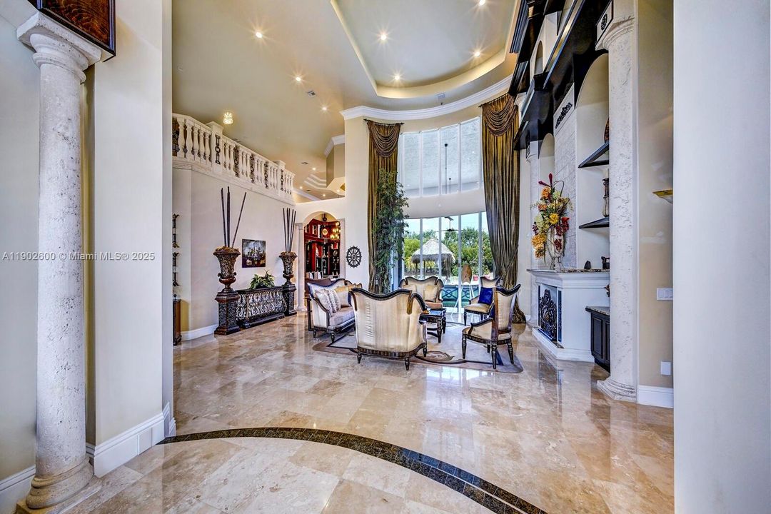 For Sale: $5,500,000 (7 beds, 6 baths, 7657 Square Feet)