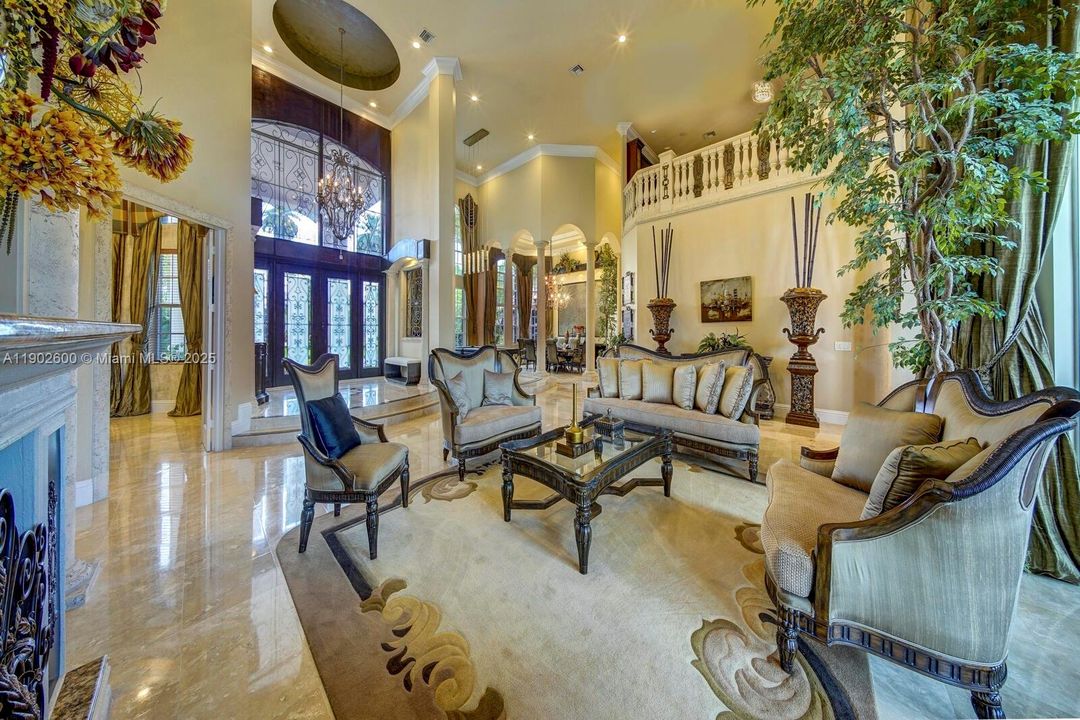 For Sale: $5,500,000 (7 beds, 6 baths, 7657 Square Feet)