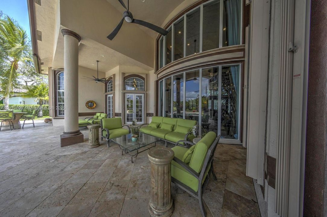 For Sale: $5,500,000 (7 beds, 6 baths, 7657 Square Feet)