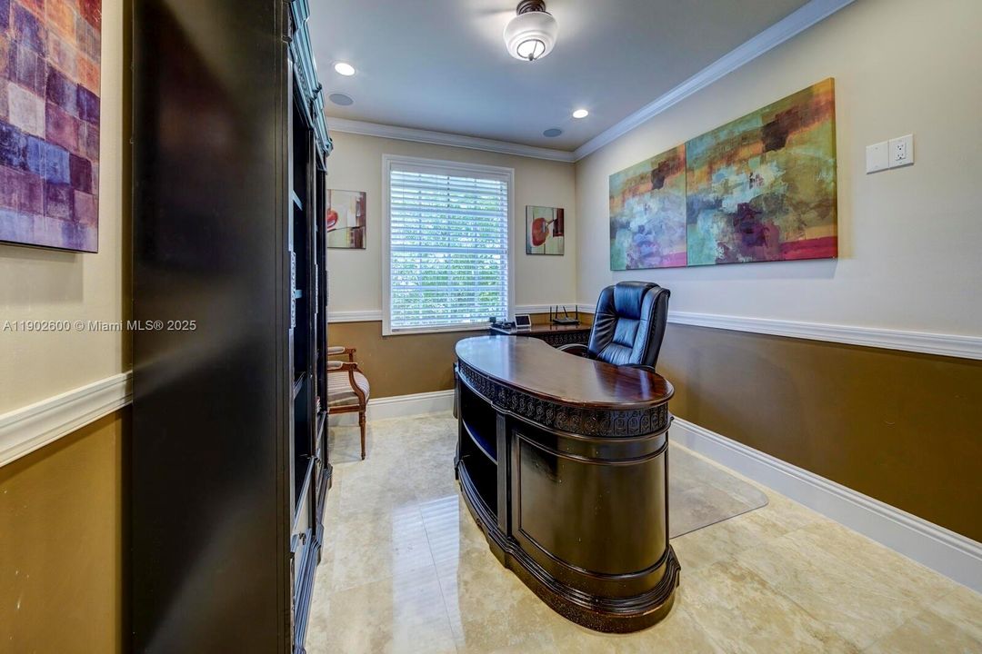 For Sale: $5,500,000 (7 beds, 6 baths, 7657 Square Feet)