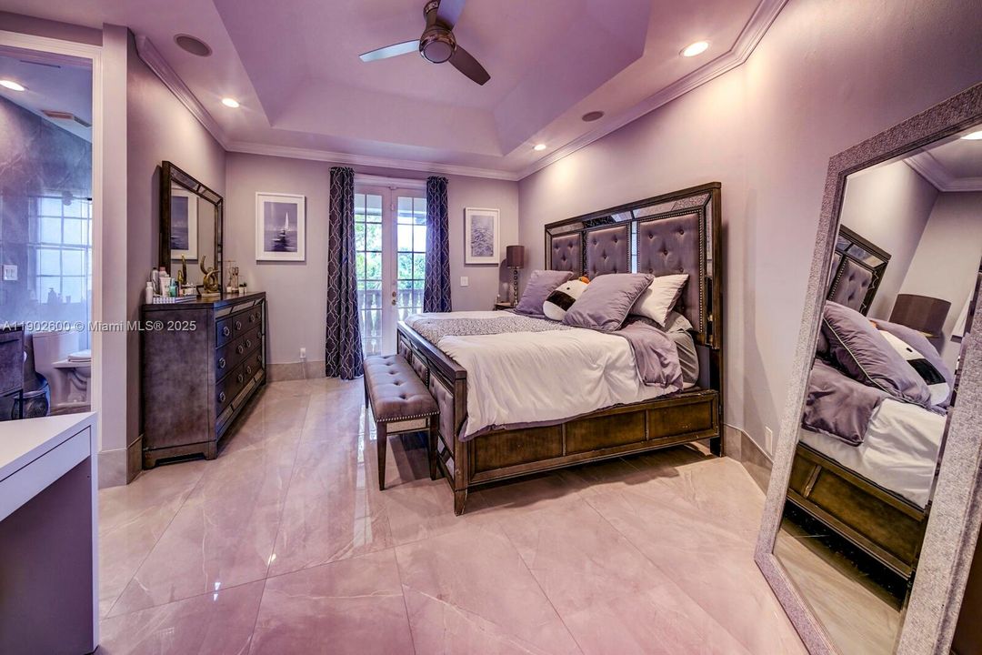 For Sale: $5,500,000 (7 beds, 6 baths, 7657 Square Feet)