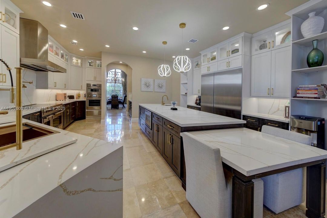 For Sale: $5,500,000 (7 beds, 6 baths, 7657 Square Feet)