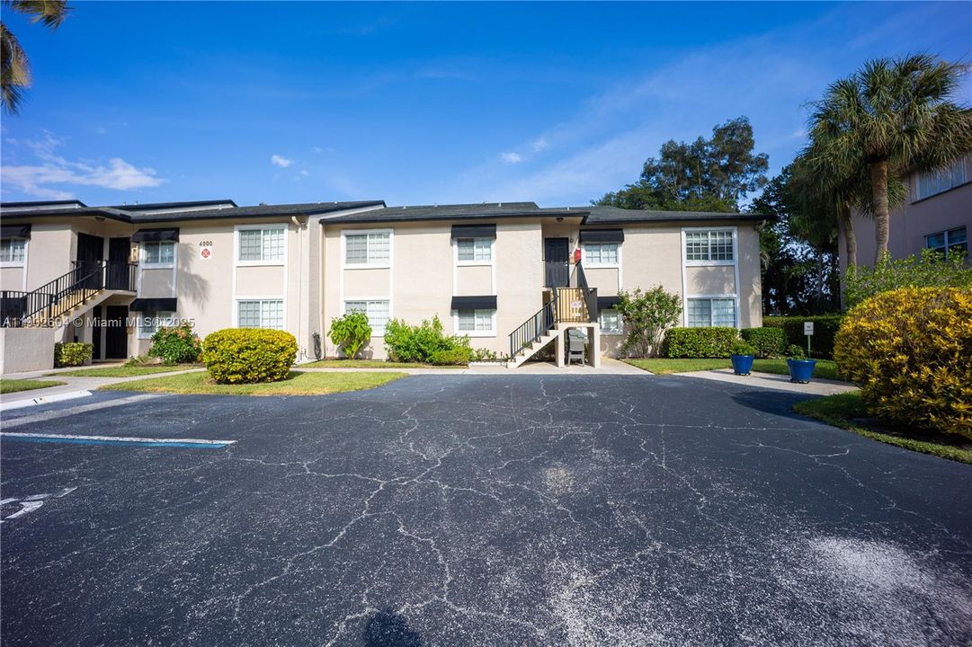 待售: $268,000 (2 贝兹, 2 浴室, 1380 平方英尺)