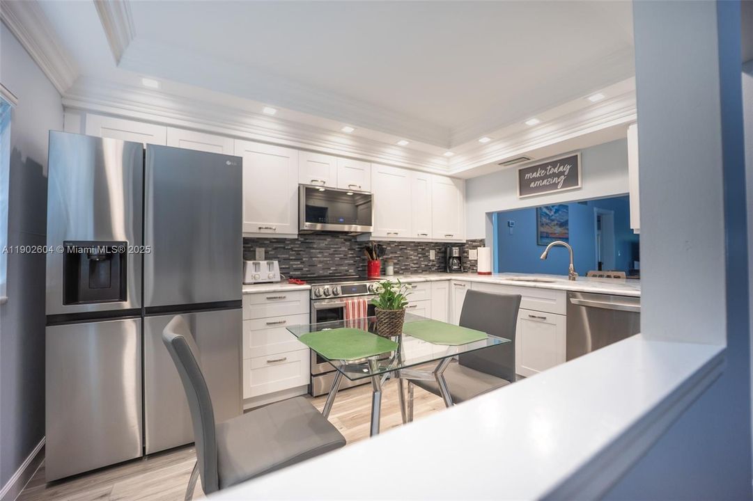 待售: $268,000 (2 贝兹, 2 浴室, 1380 平方英尺)