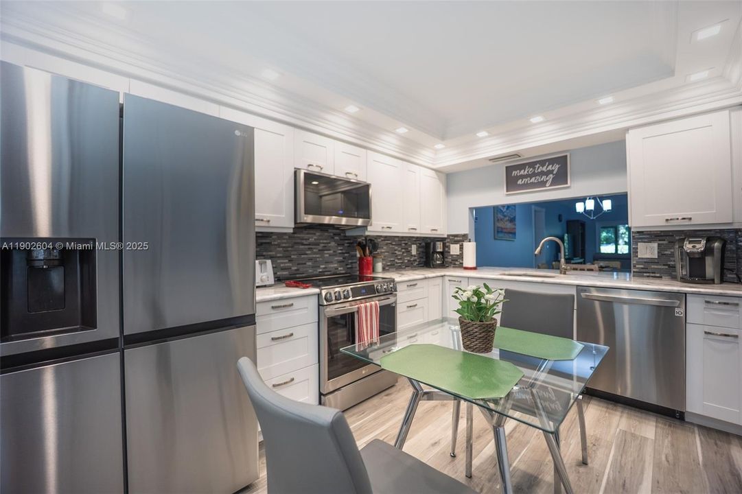 待售: $268,000 (2 贝兹, 2 浴室, 1380 平方英尺)