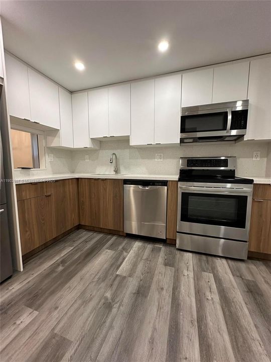 For Rent: $2,300 (2 beds, 2 baths, 1130 Square Feet)