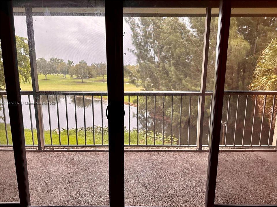 For Rent: $2,300 (2 beds, 2 baths, 1130 Square Feet)