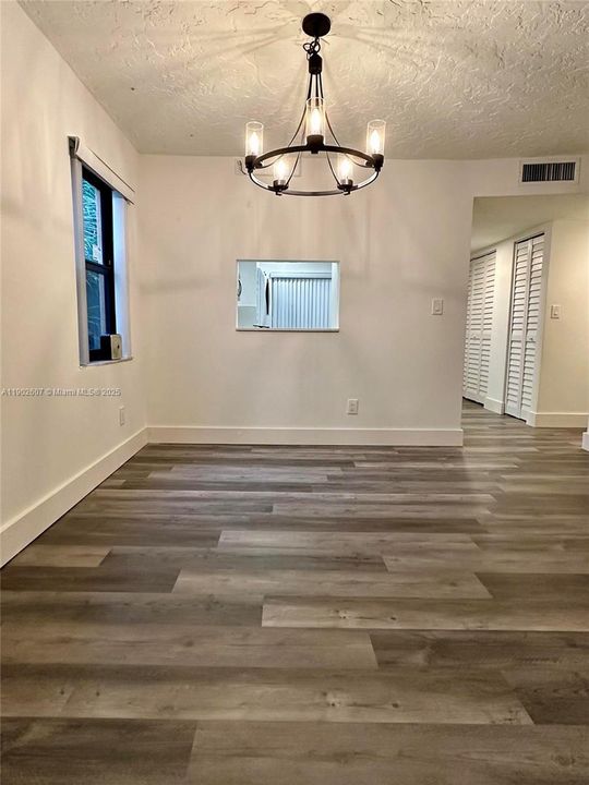 For Rent: $2,300 (2 beds, 2 baths, 1130 Square Feet)
