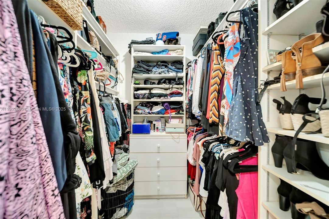 待售: $299,000 (3 贝兹, 2 浴室, 1500 平方英尺)