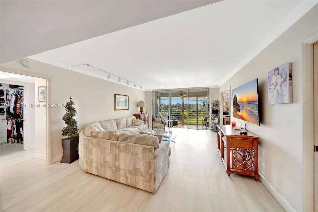 待售: $299,000 (3 贝兹, 2 浴室, 1500 平方英尺)