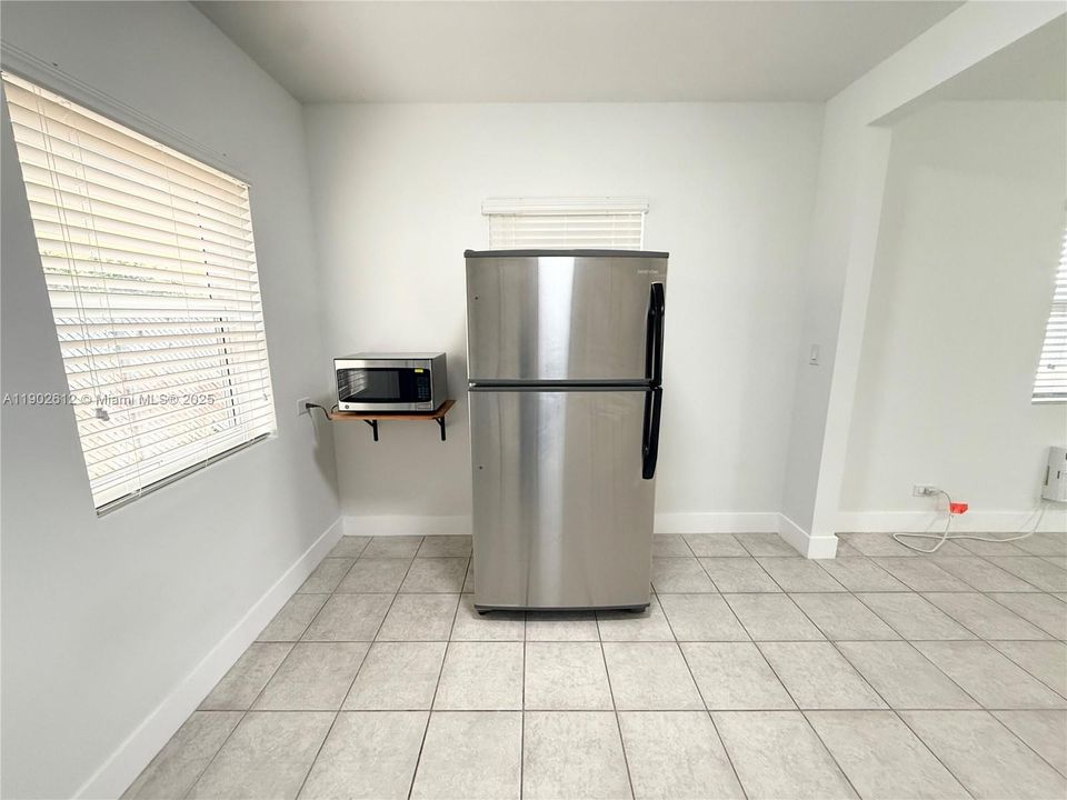 For Rent: $1,700 (1 beds, 1 baths, 0 Square Feet)