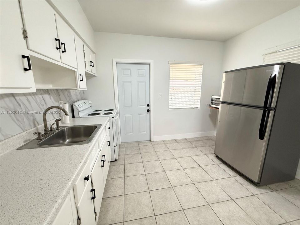 For Rent: $1,700 (1 beds, 1 baths, 0 Square Feet)