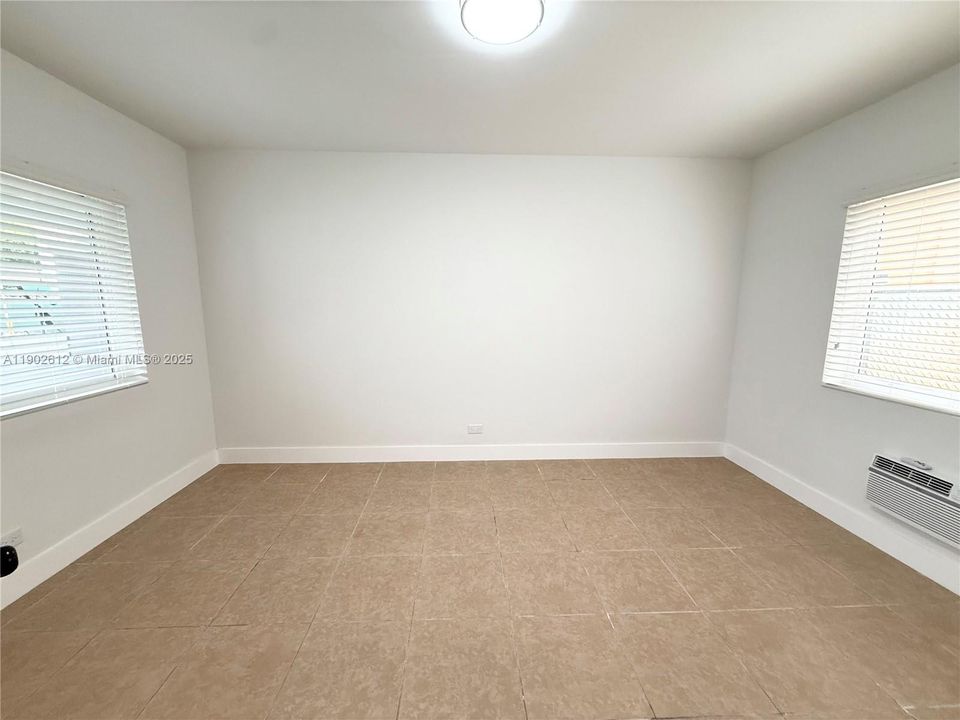 For Rent: $1,700 (1 beds, 1 baths, 0 Square Feet)