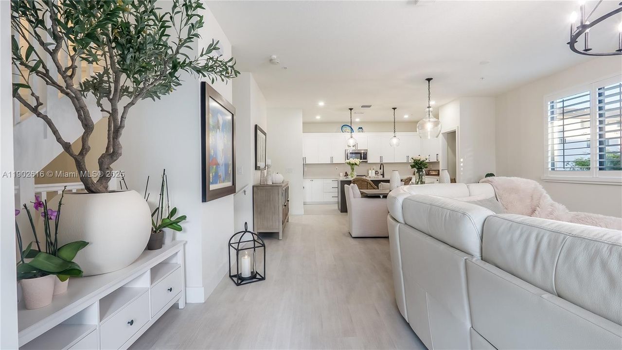 For Sale: $1,090,000 (3 beds, 3 baths, 2946 Square Feet)