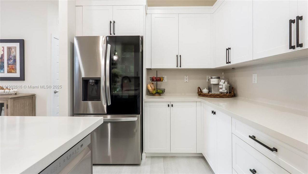 For Sale: $1,090,000 (3 beds, 3 baths, 2946 Square Feet)