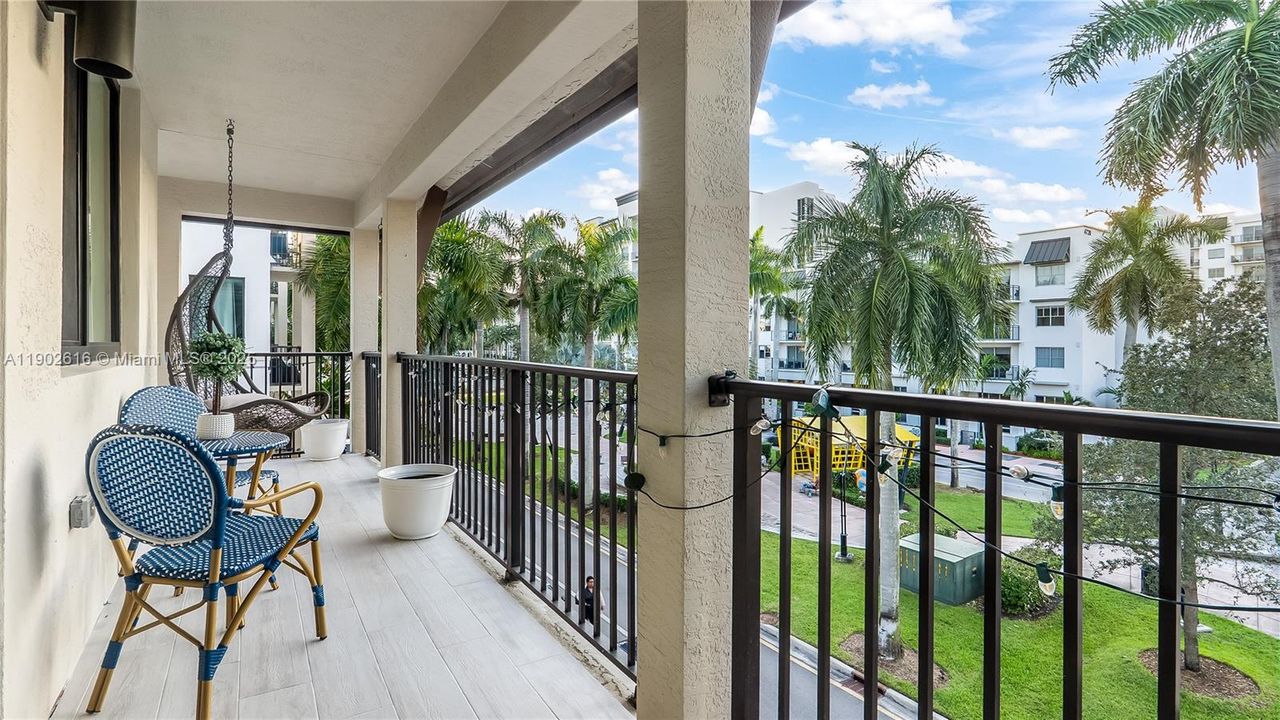 For Sale: $1,090,000 (3 beds, 3 baths, 2946 Square Feet)