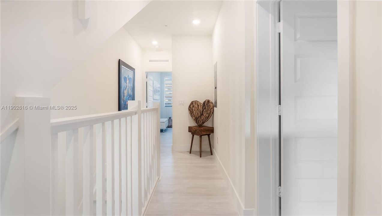 For Sale: $1,090,000 (3 beds, 3 baths, 2946 Square Feet)