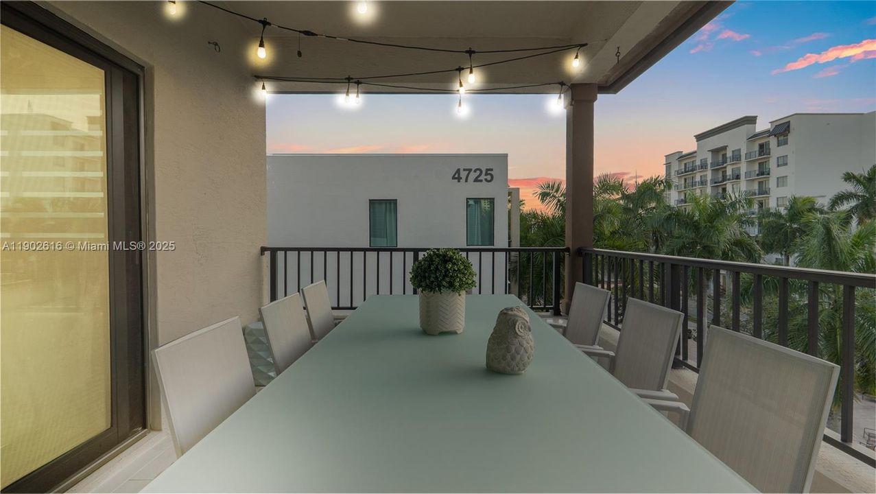 For Sale: $1,090,000 (3 beds, 3 baths, 2946 Square Feet)