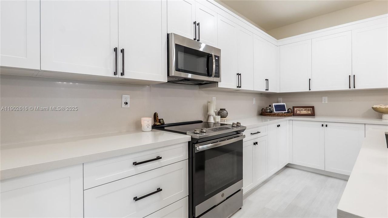 For Sale: $1,090,000 (3 beds, 3 baths, 2946 Square Feet)