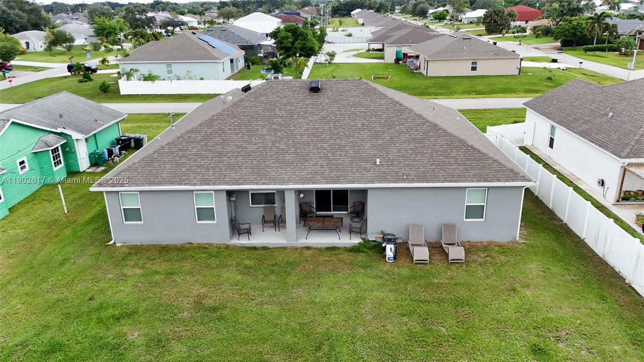 For Sale: $549,000 (3 beds, 2 baths, 2337 Square Feet)