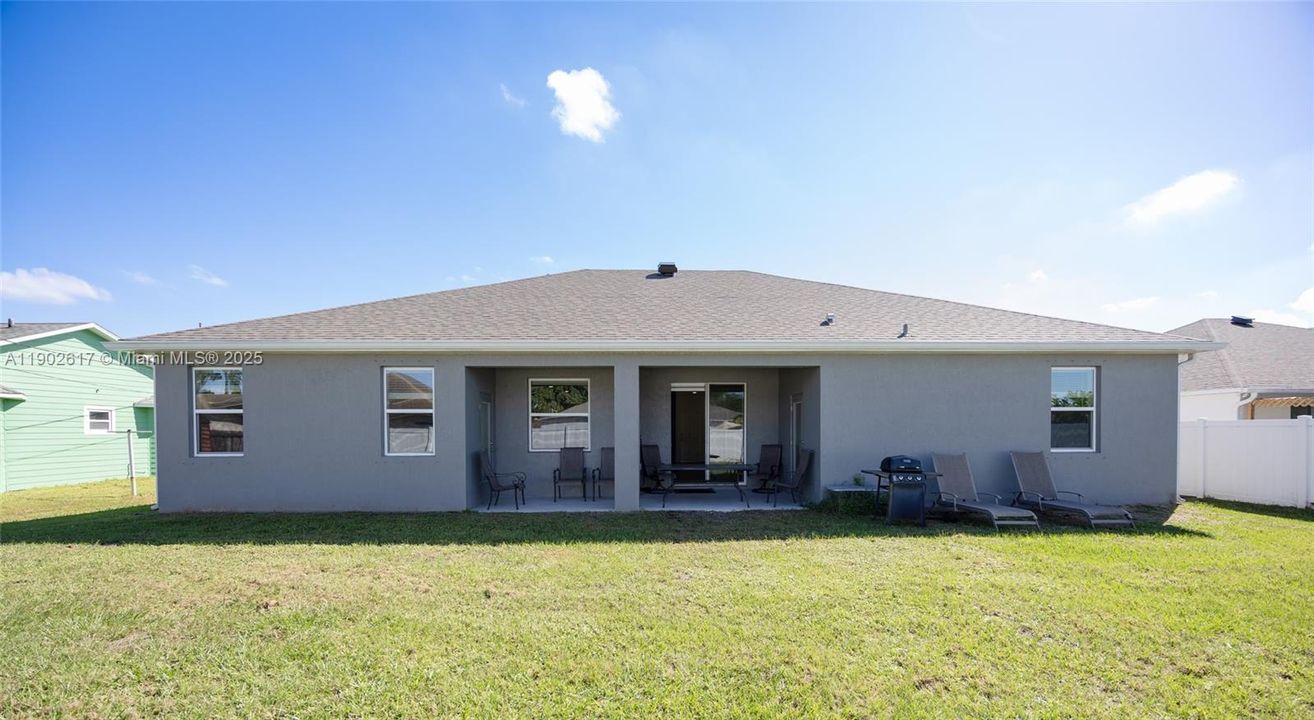 For Sale: $549,000 (3 beds, 2 baths, 2337 Square Feet)