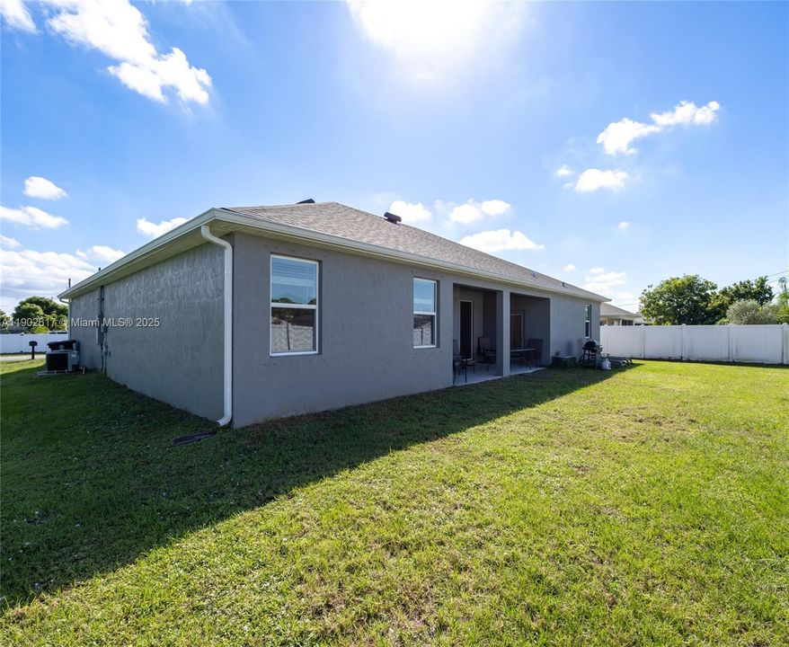 For Sale: $549,000 (3 beds, 2 baths, 2337 Square Feet)