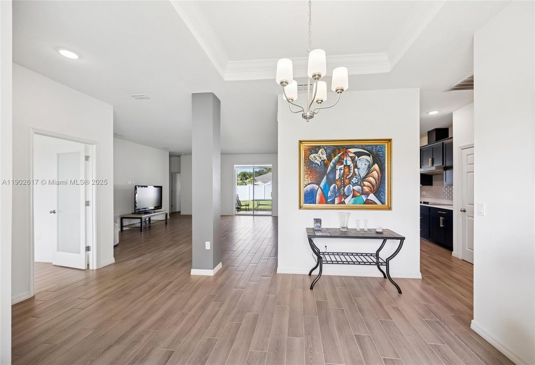 For Sale: $549,000 (3 beds, 2 baths, 2337 Square Feet)