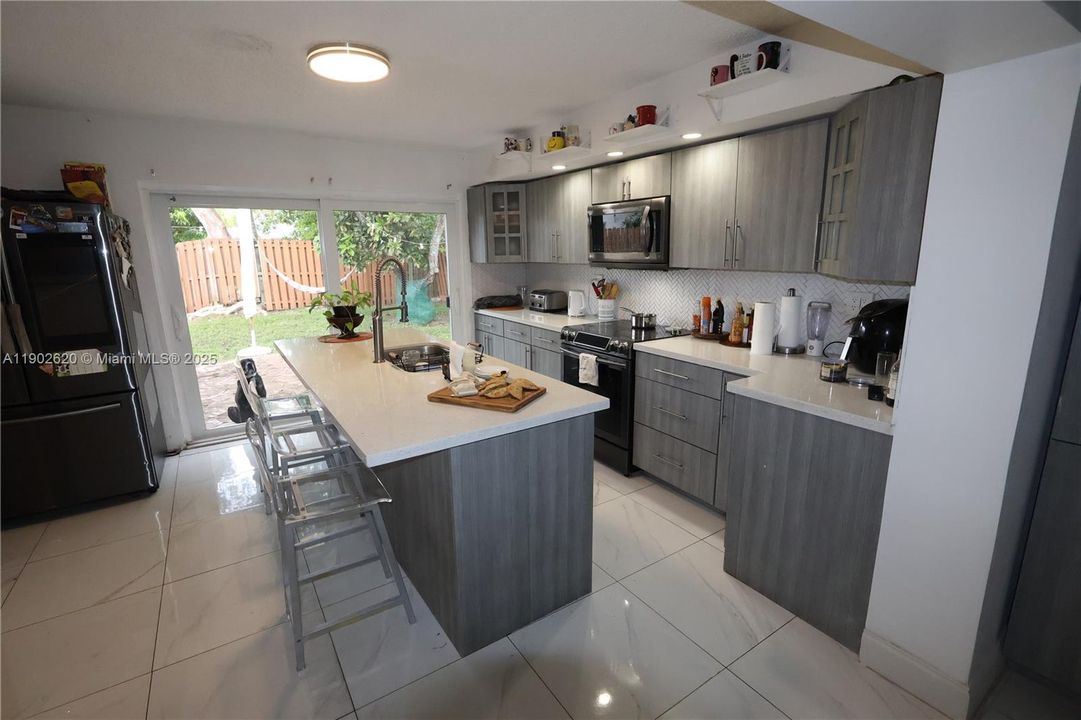 For Sale: $945,000 (4 beds, 2 baths, 2775 Square Feet)