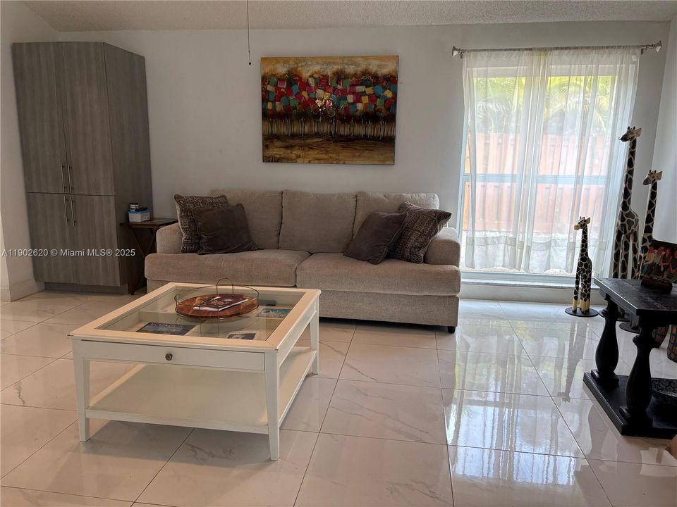 For Sale: $945,000 (4 beds, 2 baths, 2775 Square Feet)