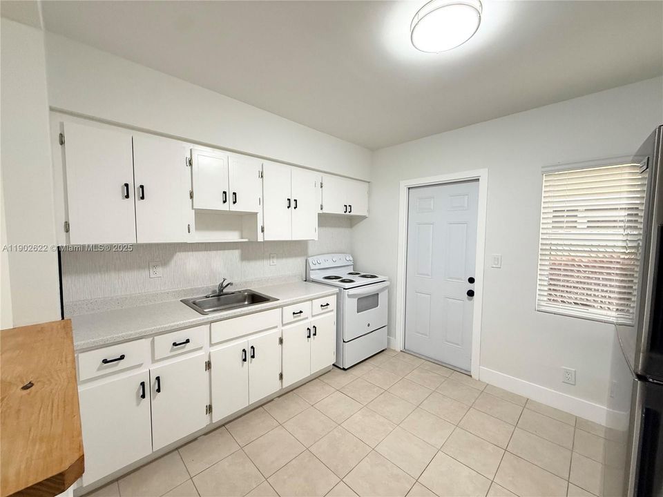 For Rent: $1,600 (1 beds, 1 baths, 0 Square Feet)