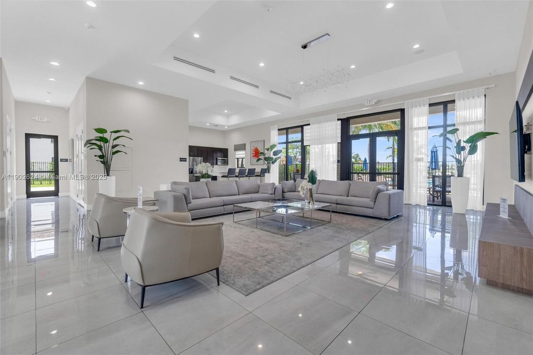 Recently Sold: $420,000 (3 beds, 3 baths, 1320 Square Feet)