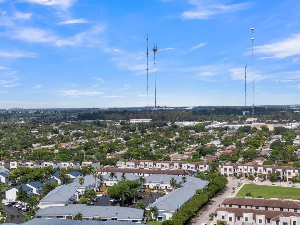 Recently Sold: $420,000 (3 beds, 3 baths, 1320 Square Feet)