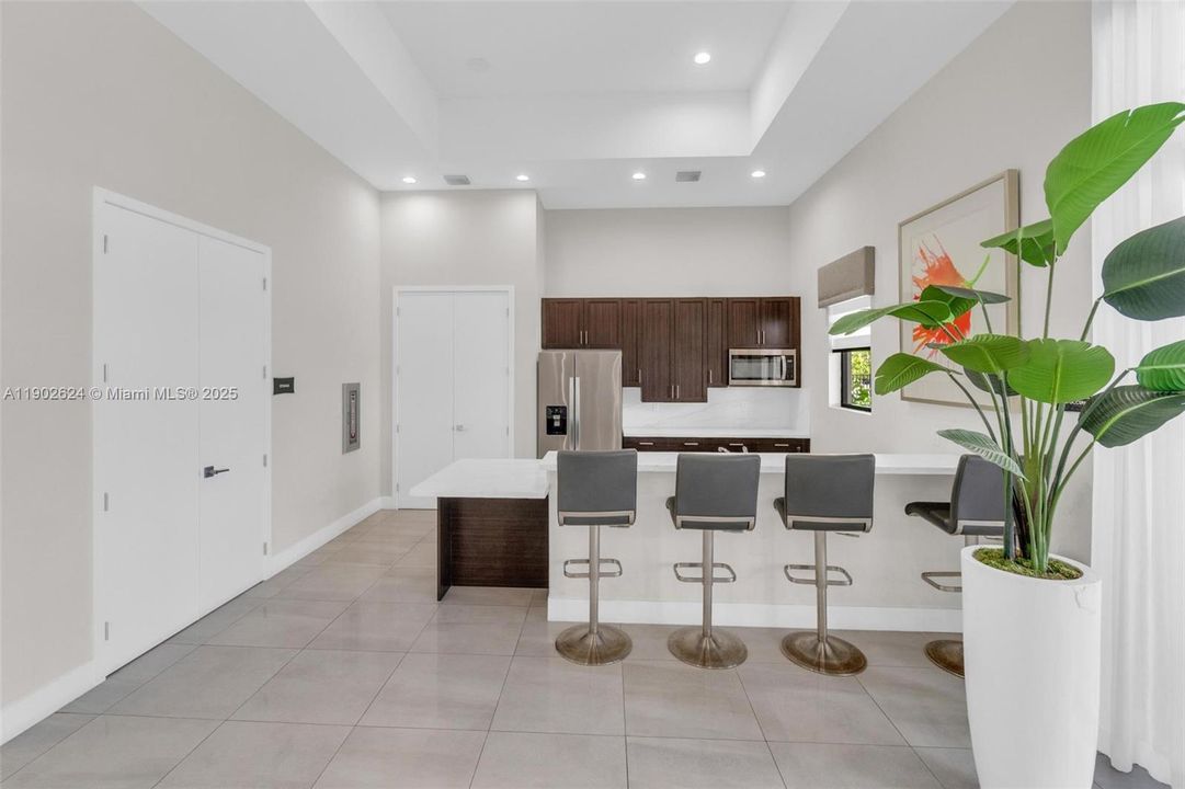 Recently Sold: $420,000 (3 beds, 3 baths, 1320 Square Feet)