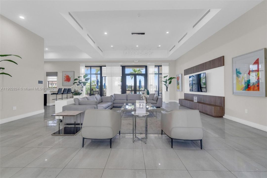 Recently Sold: $420,000 (3 beds, 3 baths, 1320 Square Feet)