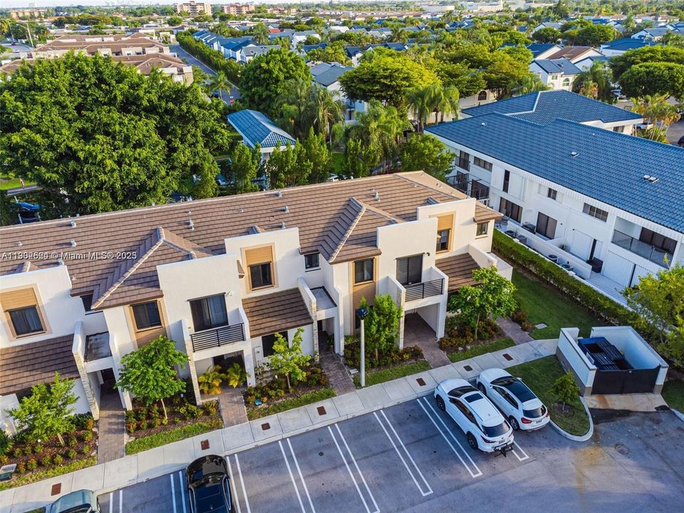 Recently Sold: $420,000 (3 beds, 3 baths, 1320 Square Feet)