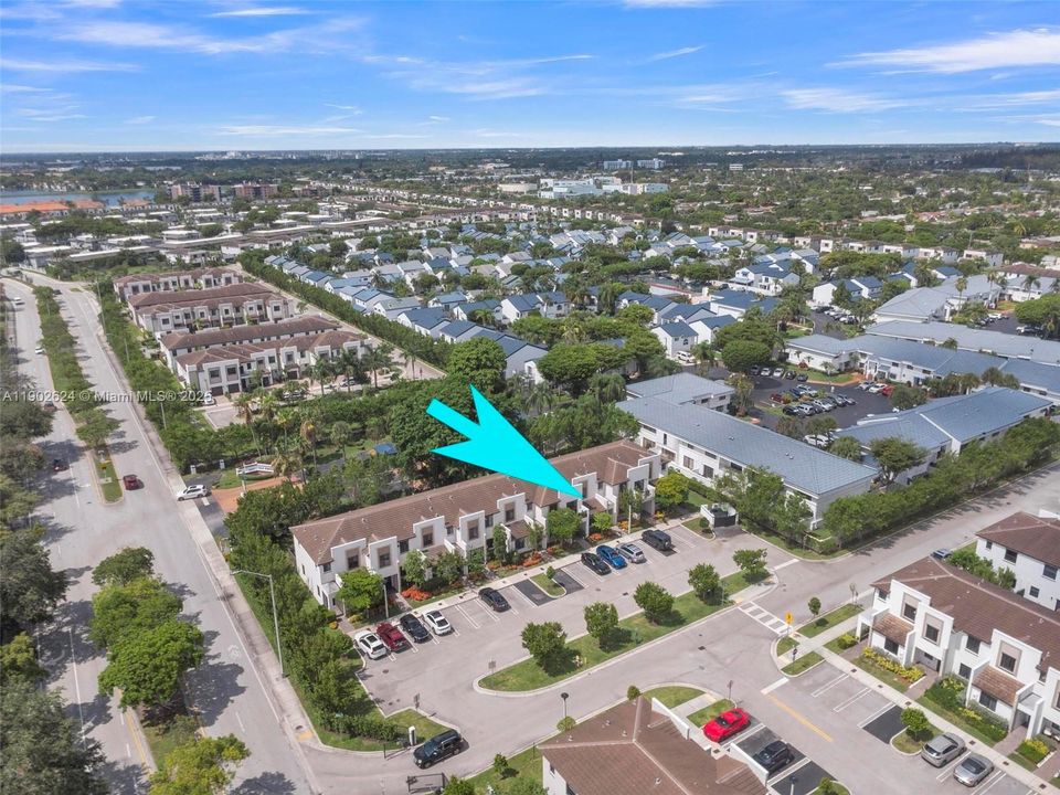 Recently Sold: $420,000 (3 beds, 3 baths, 1320 Square Feet)