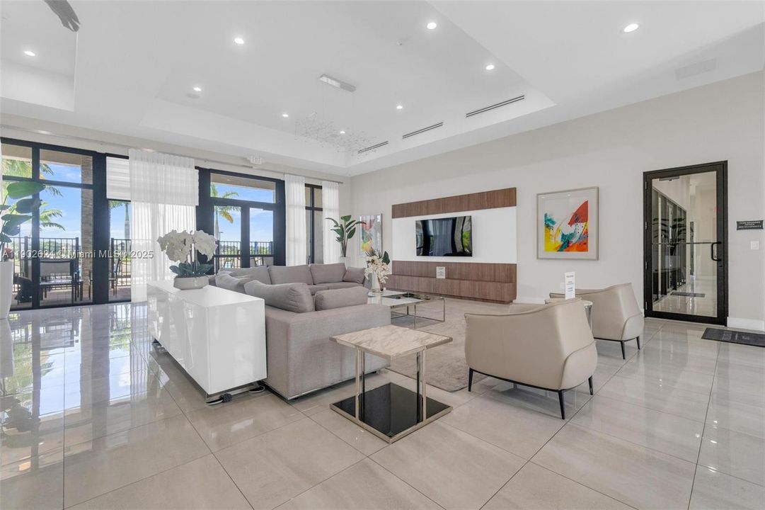 Recently Sold: $420,000 (3 beds, 3 baths, 1320 Square Feet)